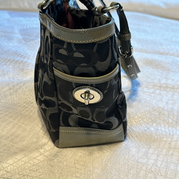 Coach Black and Gray Signature Optic Gallery Tote - Picture 3 of 12